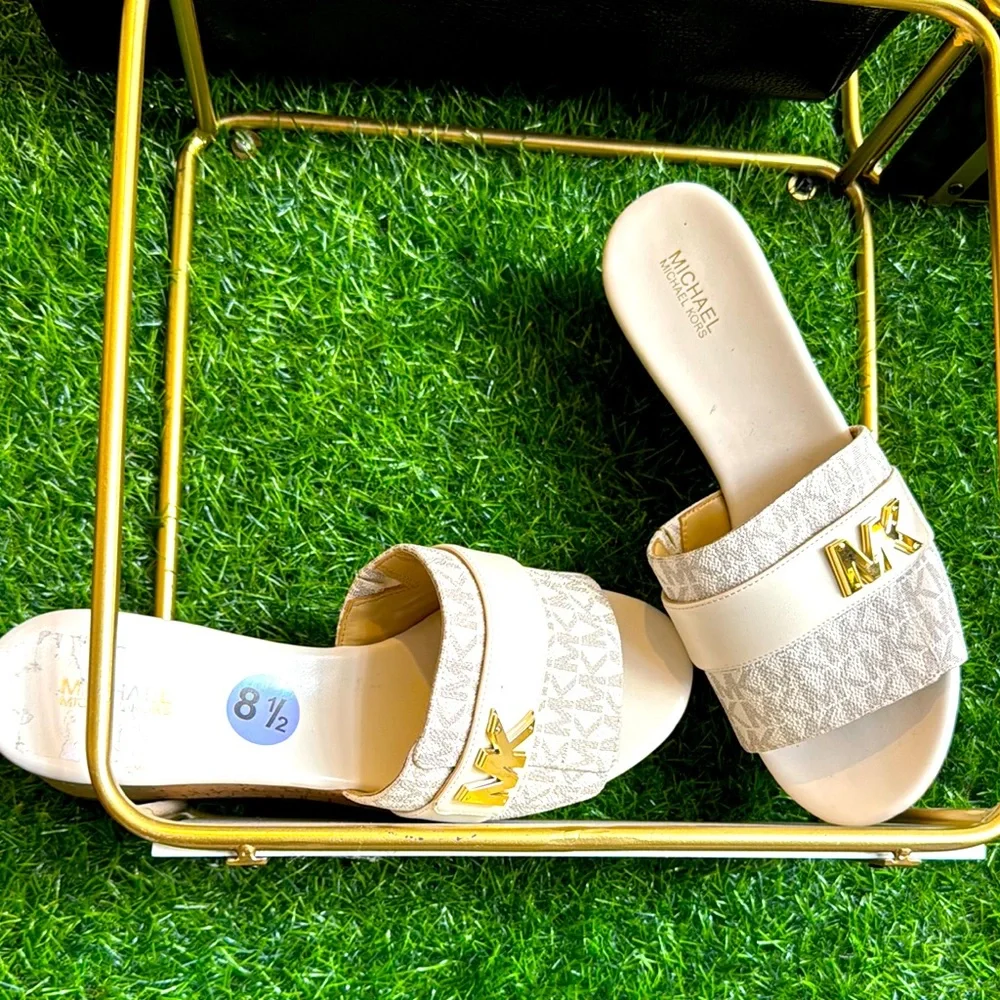 Michael Kors Cream Slide Sandals - Picture 1 of 3